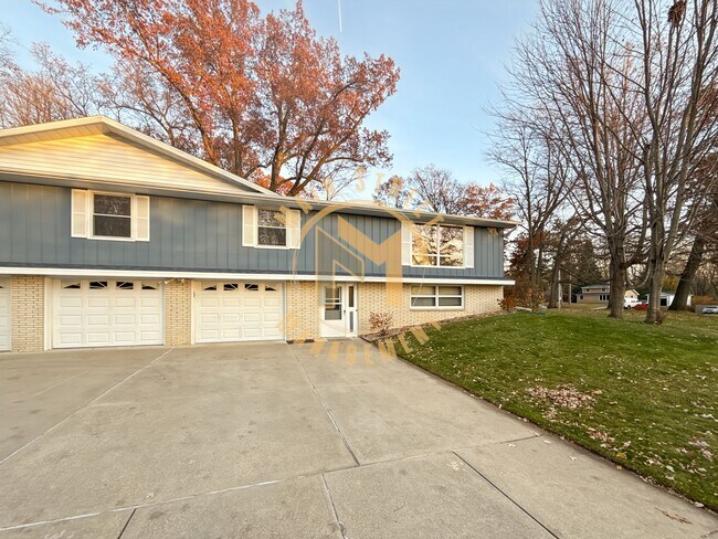 Building Photo - 1433 Baumgart Rd