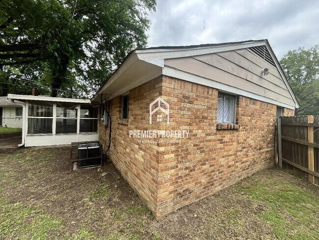 Building Photo - 4777 Helene Rd