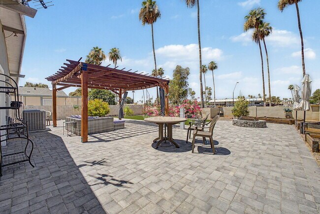Building Photo - 462 S 80th Pl