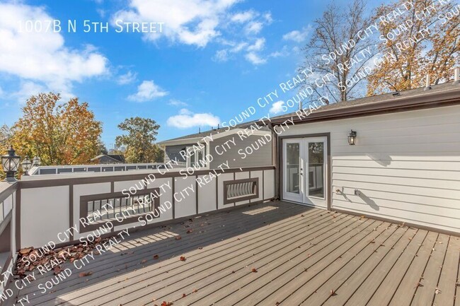 Building Photo - Brand NEW East Nashville 3 bedroom/3.5 bat...