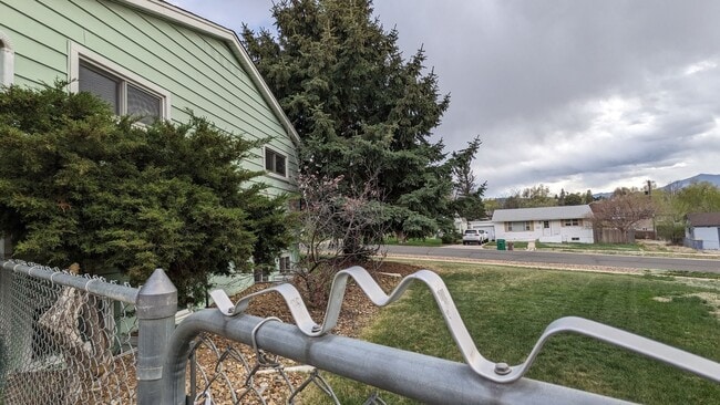 Building Photo - BEAUTIFUL MODERN 3 BED/2 BATH RANCHER IN E...