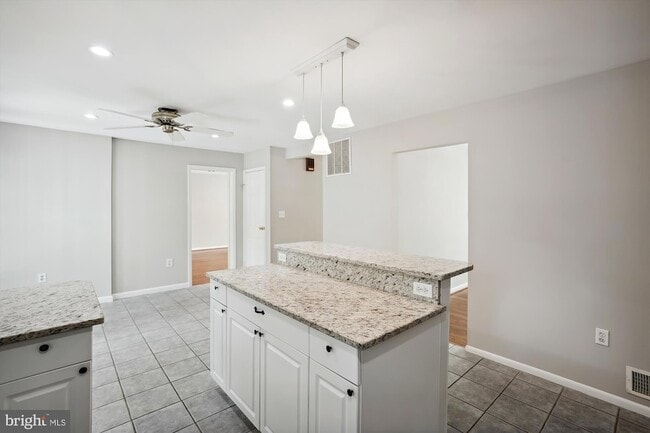 Building Photo - 8501 Canterbury Dr