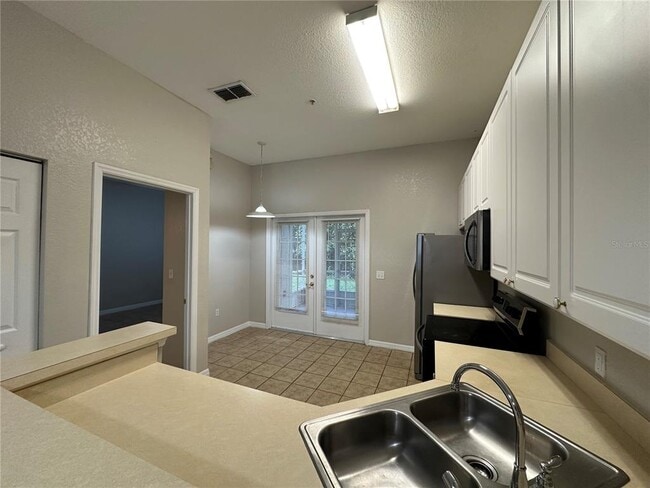 Building Photo - 141 Reserve Cir