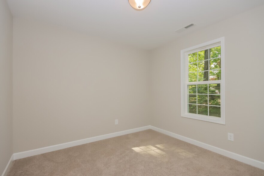 Building Photo - 200 Ashbrook Rd