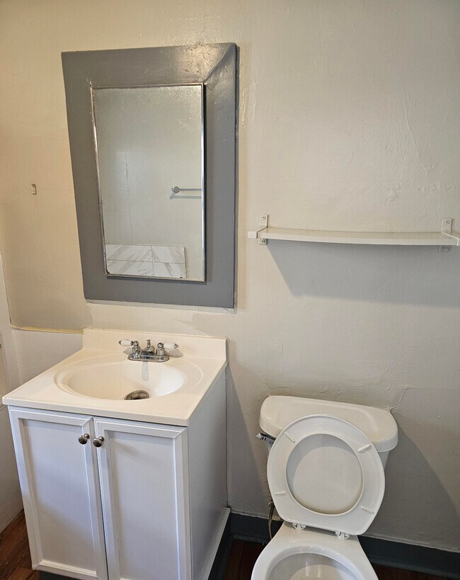 Building Photo - 1344 Loma Ave