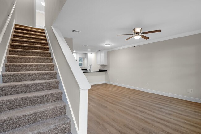 Building Photo - Crown Molding & Granite Kitchens********* Renovated 2 Bedroom 1.5 Bath********* Beautiful Townhom...