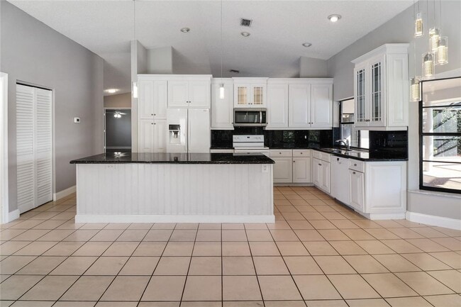 Building Photo - 11310 Lake Tree Ct