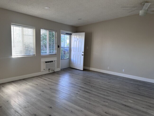Building Photo - 2119 E Westport Dr