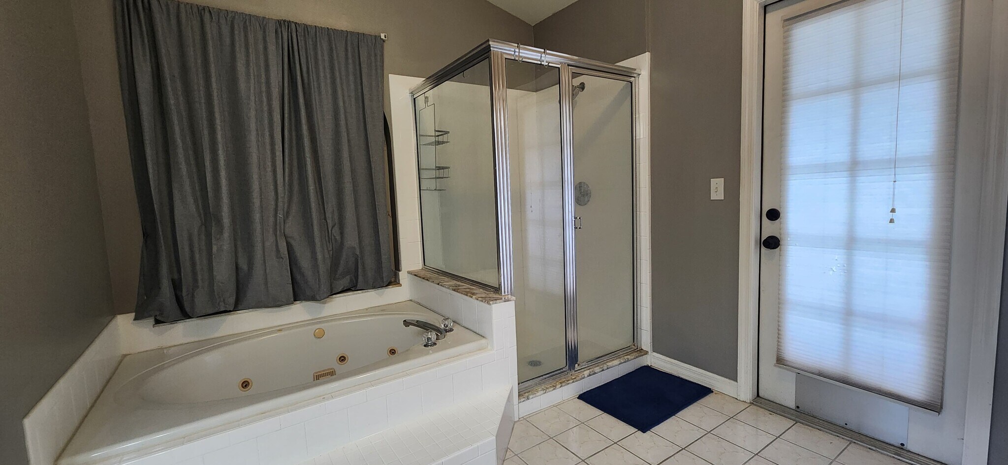 Master bathroom 2 - 3589 Egret Dr