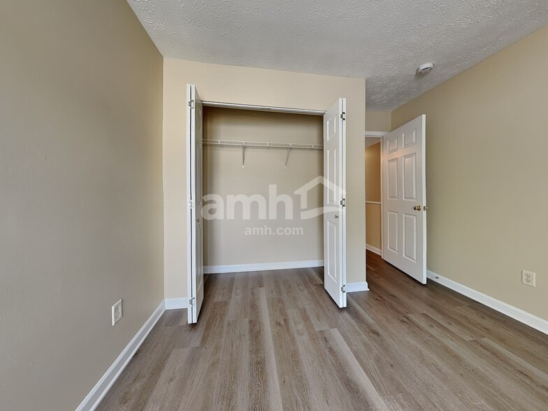 Building Photo - 530 Delaware Crossing