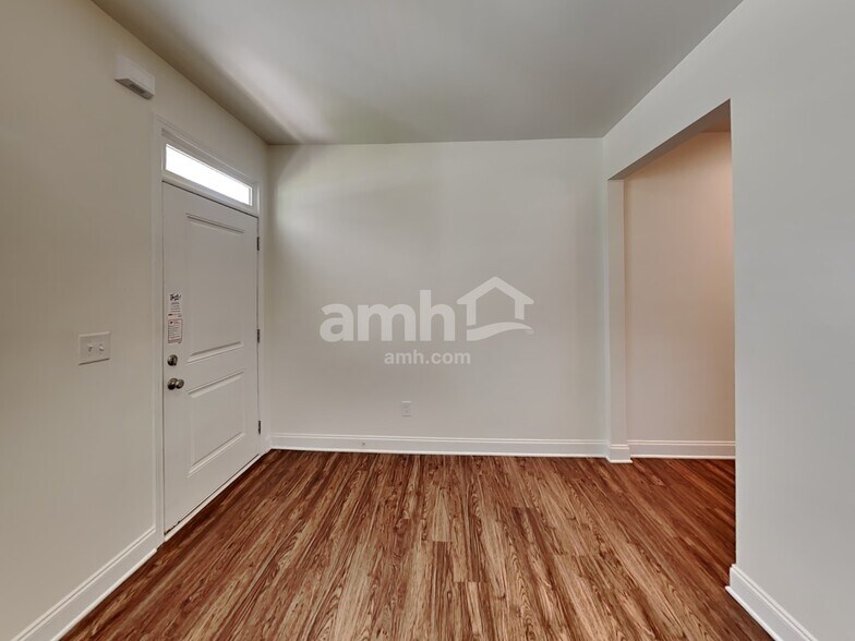 Building Photo - 5150 Smithbriar Dr