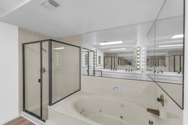 Building Photo - 14 Presidio Pl