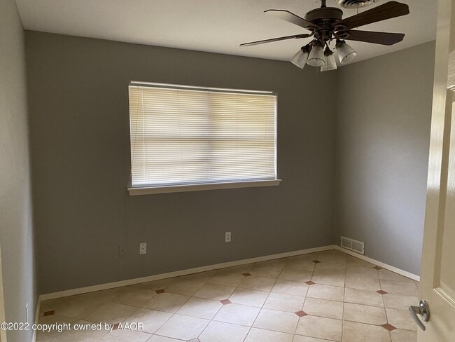 Building Photo - 3730 Rutson Dr