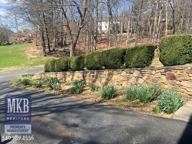 Building Photo - 4bd/3bth SW County Home