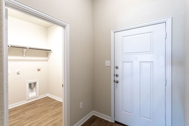 Building Photo - Luxury Duplex Near Randolph and Ft. Sam