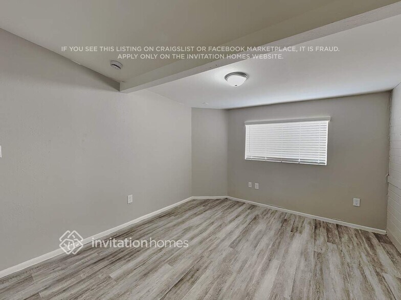 Building Photo - 3114 W Charter Oak Rd