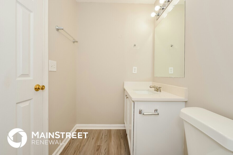 Building Photo - 628 Shadow Lake Dr