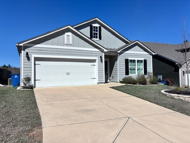 Building Photo - 224 Park Crest Run