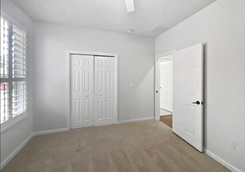 Building Photo - 3583 Old Village Dr