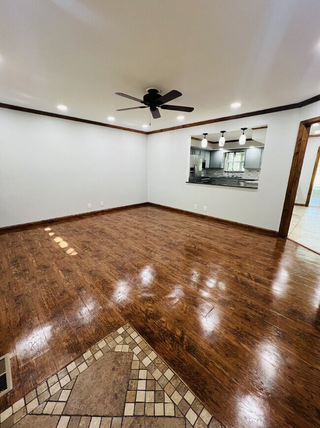Building Photo - Beautiful 3 bedroom home in Chisolm School District!
