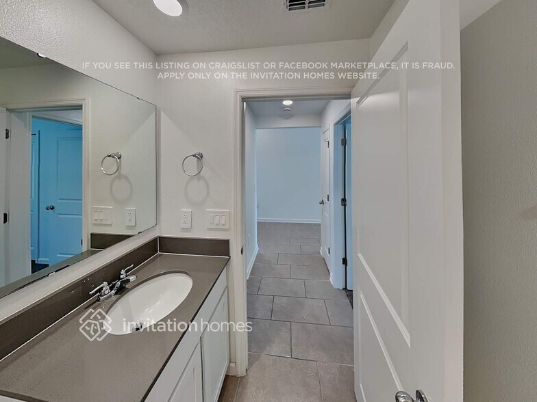 Building Photo - 4060 Tug Hl Ln