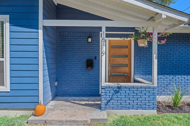 Building Photo - 1516 Broadmoor Dr