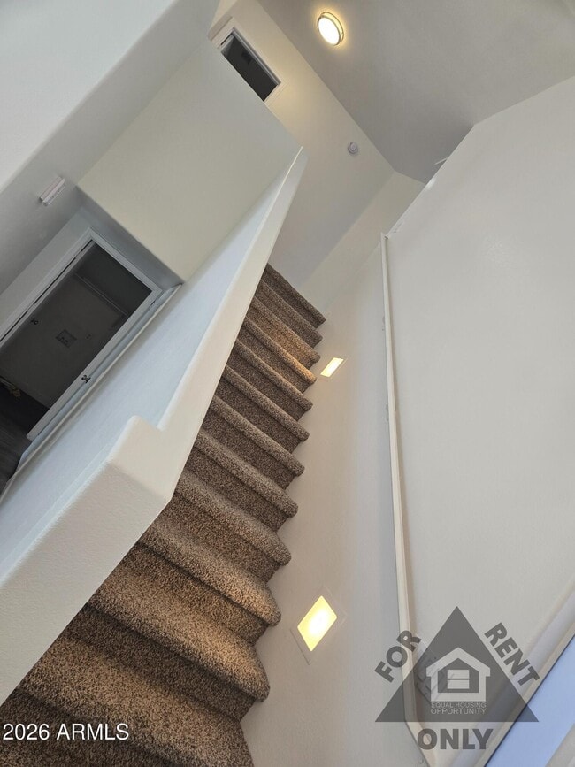 Building Photo - 4025 E Coolbrook Ave