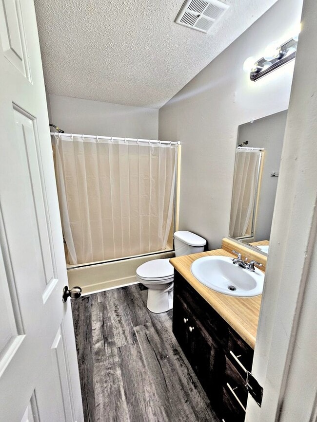 Building Photo - 3BR TOWNHOUSE FOR RENT - DECATUR SW