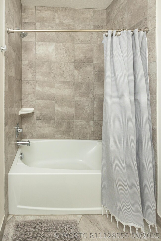 Building Photo - 151 Sword Fern Pl