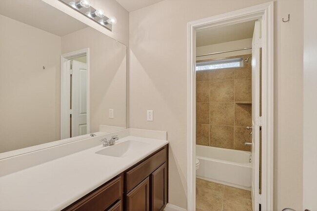 Building Photo - 13302 Hidden Valley Dr