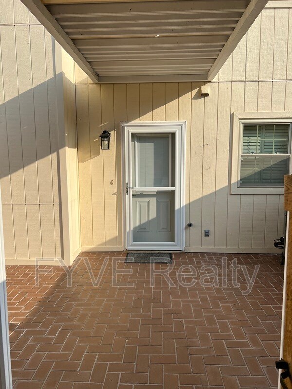 Building Photo - 7914 Gleason Dr