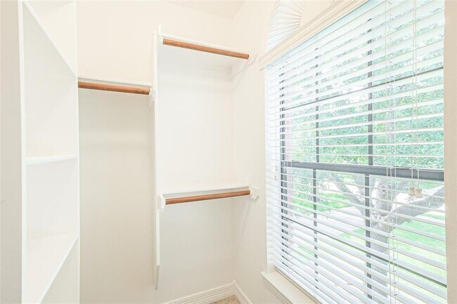 Building Photo - 12207 Salmon Creek