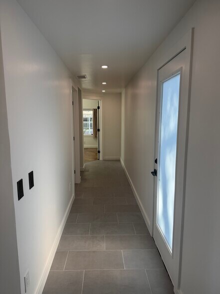 Building Photo - 86 Sherwood Dr