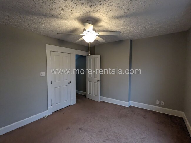 Building Photo - 404-406-406 E Deshler Ave