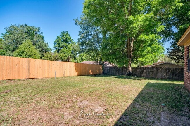 Building Photo - 7811 Woodpointe Dr