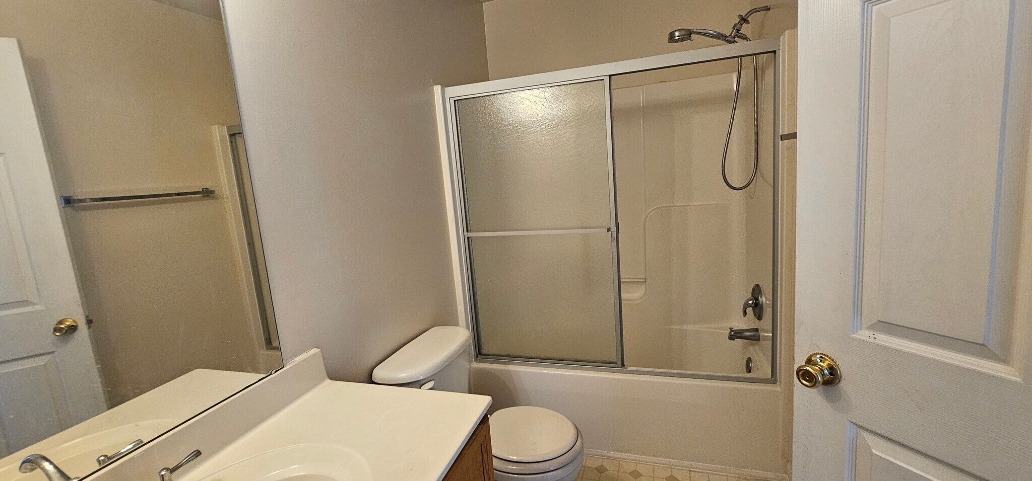 Building Photo - 9 E Calabash Ct