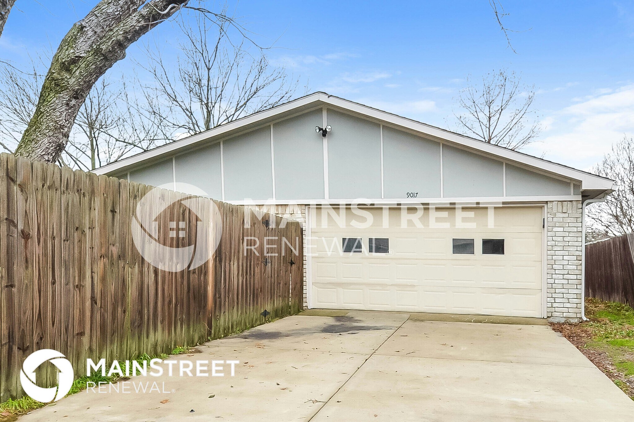 Building Photo - 9017 Willowbrook Dr