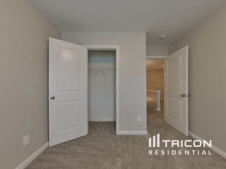Building Photo - 121 Hickory Sta Ln