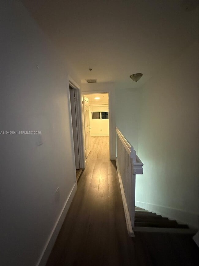 Building Photo - 821 SW 2nd St