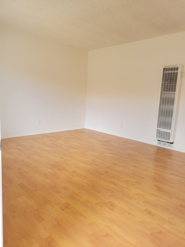 Building Photo - 130 S Adams St