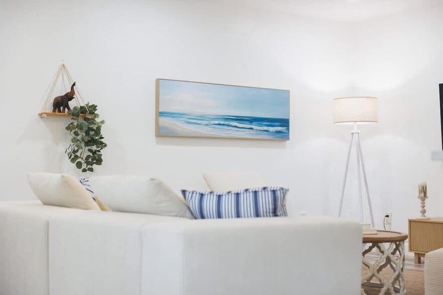 Building Photo - 1271 Woodlawn St