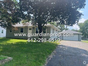 Building Photo - Shoreview House Available September 1st, U...