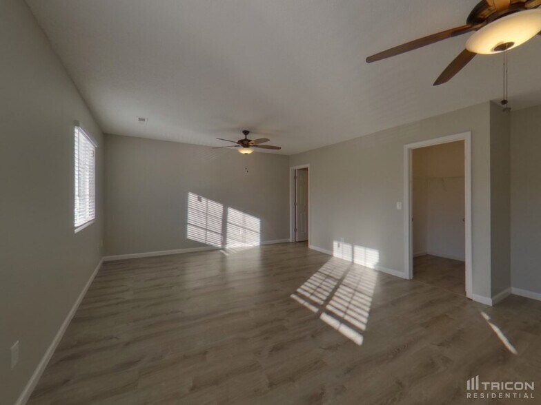 Building Photo - 3733 Eskdale Dr