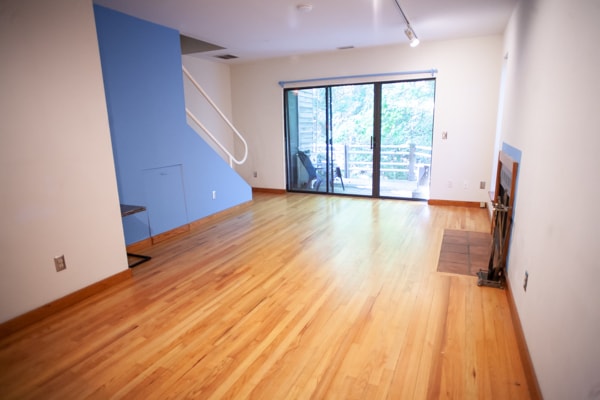 Building Photo - Townhome on Longview