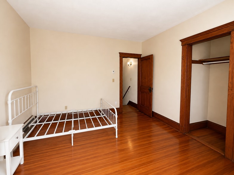 Building Photo - 167 Allston St