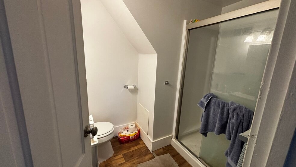 bathroom - 351 Stratford Ave