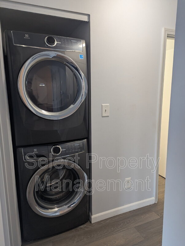 Building Photo - 5138 Woodmark Dr