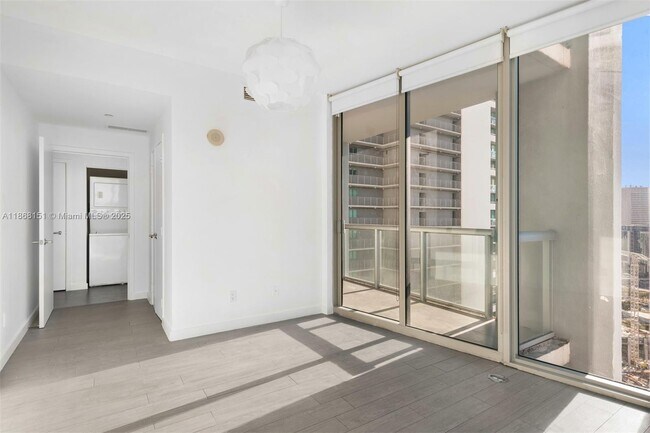 Building Photo - 888 Biscayne Blvd