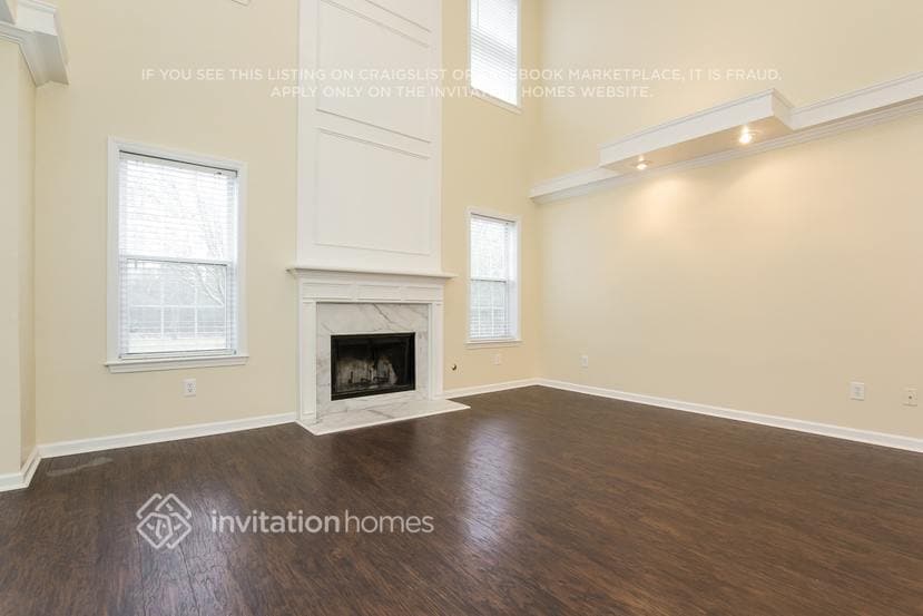 Building Photo - 2105 Westwind Dr