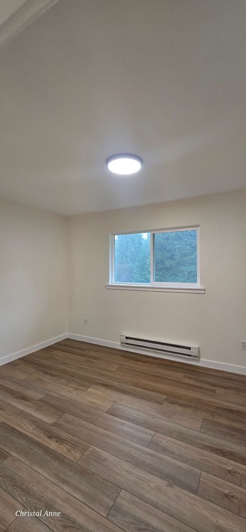 Building Photo - Updated 2 bedroom with a bonus room